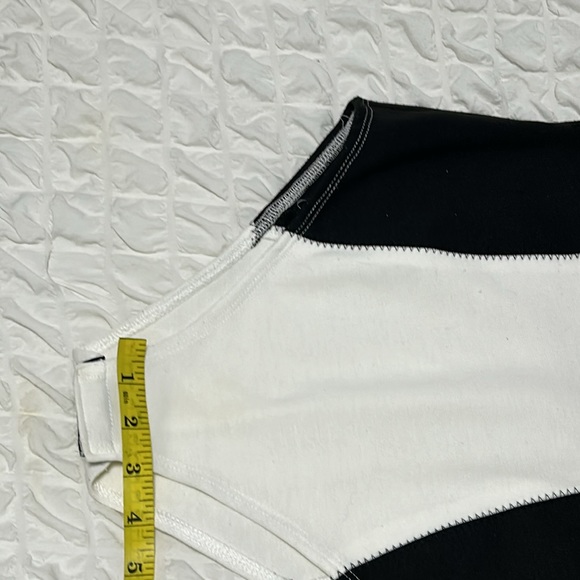 Bathing suit used still gorgeous - Picture 14 of 17